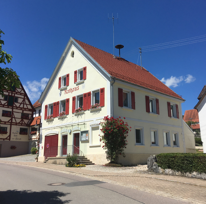Rathaus Kirchen2